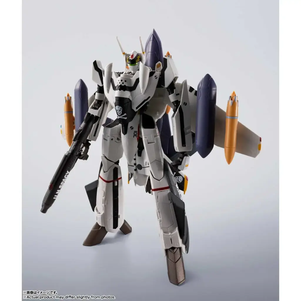 HI-METAL R Macross Zero VF-0S Phoenix (Roy Focker Fighter) + QF-2200D-B Ghost